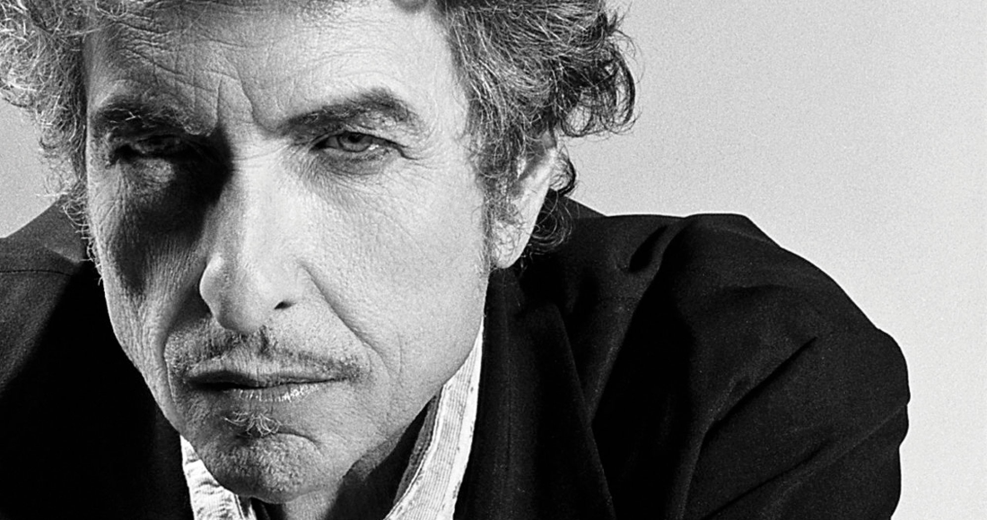 Bob Dylan sells rights to entire catalogue to Universal in landmark deal
