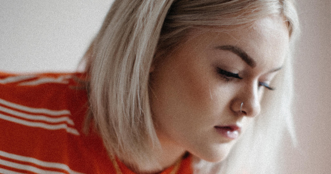 Grace Davies shares lockdown dating anxieties with live session of new single i met a boy online: Premiere