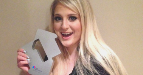 number-1-award-meghan-trainor-all-about-that-bass-796x420.png
