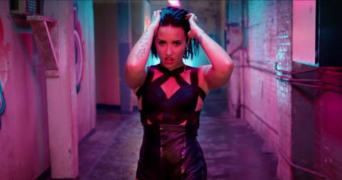 Two Pieces - Demi Lovato [Music Video] 