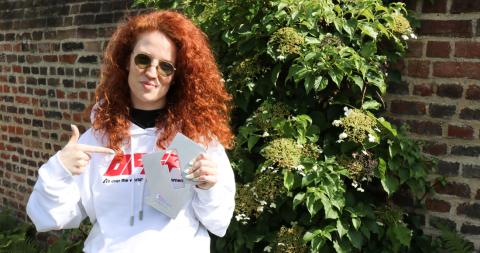 jess-glynne-ill-be-there-number-1-award-1100.jpg