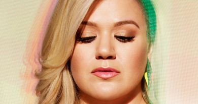 kelly-clarkson-2015.png