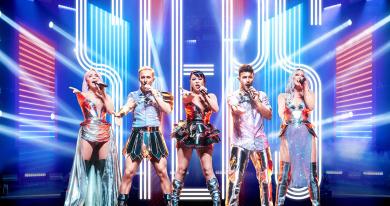 steps-what-the-future-holds-tour-live-dvd-album.jpg