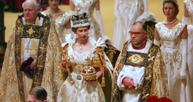 queen-elizabeth-coronation.jpg